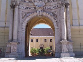 Stift Lambach, Portal