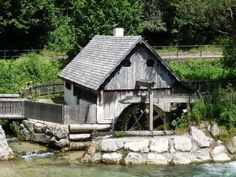 An einem stimmungsvollen Platz am Gaflenzbach befindet sich das Freilichtmuseum Katzensteinermühle.