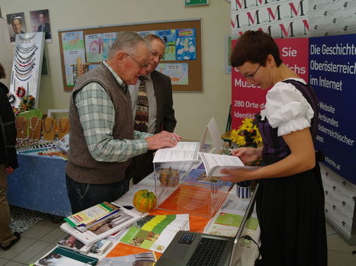 Infostand des Verbundes Oö. Museen beim Fest der Volkskultur