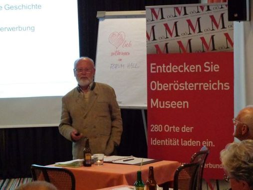 Obmann Peter Kerbl bei der Präsentation des Forums Hall