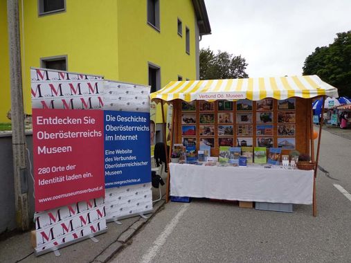 Infostand des Verbundes Oö. Museen bei der Ortsbildmesse