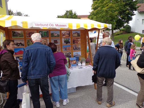 Infostand des Verbundes Oö. Museen bei der Ortsbildmesse