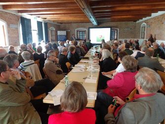 Der Saal im Presshaus in Meggenhofen war bis auf den letzten Platz gefüllt. 