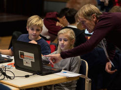 Beim CoderDojo am 17. Mai treffen sich Kinder und Jugendliche zwischen 7 und 17 Jahren im Museum Arbeitswelt um zu "coden", also zu programmieren.