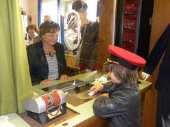 Eisenbahngeschichte erleben heißt es am 31. 8. und am 1.9. im Mühlkreisbahnmuseum in Rohrbach-Berg: Familien können Fahrkarten selbst drucken, Weichen stellen und Draisine fahren - dazu gibt es eine Museumsführung und ein Quiz für Groß & Klein.