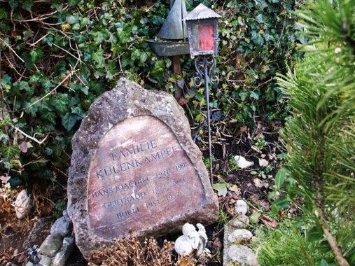 Eine der beiden neuen Ausstellungen im Museum im Dorf Molln widmet sich dem 100. Geburtstag von Hans Joachim Kulenkampff, der am Friedhof in Frauenstein seine letzte Ruhestätte gefunden hat. Zur Saisoneröffnung wird am 2. Mai geladen.