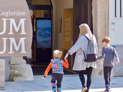 Von Freitag, 16. bis Sonntag, 18. Juli 2021, jeweils 9.00 bis 17.00 Uhr wird im Museum Lauriacum zum selbstständigen Erkunden des Museums eingeladen: Forscher(s)pass für Forscherfamilien & Spannendes Abenteuer bei einer Digitalen Schnitzeljagd im Museum. Am 16. Juli um 14:00 Uhr gibt es zudem eine kostenlose Familienführung.