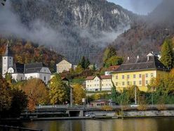 Am 9. Mai um 16:00 Uhr findet im museum.ebensee die Sonderführung "Weg des Salzes" statt, welche den historischen Weg des Salzes vom Salzberg in die Habsburger Kronländer beleuchtet. Und am Freitag, 13. Mai 2022 ab 16:00 Uhr lädt das Museumsteam zur gemeinsamen Eröffnung des erneuerten Museumshofes ein.