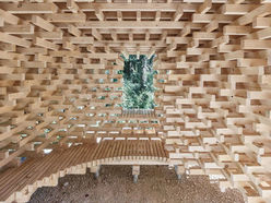 Das LIGNORAMA Holz- und Werkzeugmuseum beteiligt sich mit der Sonderausstellung "Aus Holz gebaut", mit kostenlosen Führungen und einer Verköstigungsstation am Pramtaler Museumstag am 15. Mai. Pavillion aus Holz.