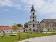 Das Stiftsmuseum Wilhering lädt am Mittwoch, 11. Mai 2022 um 10:00 und um 15:00 Uhr zur Sonderführung mit Abt Reinhold Dessl ein. Da die Teilnehmerzahl begrenzt ist, wird um Voranmeldung ersucht!