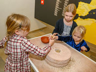 Beim „Limes Rallye“ im Museum Lauriacum die Ausstellung RÖMER – ABENTEUER – WELTERBE selbstständig erkunden: 16. und 17. Juli 2022, jeweils 9:00 bis 17:00 Uhr