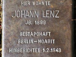 Im Rahmen einer Gedenkveranstaltung wird am 6. Mai 2023 den Opfern des Nationalsozialsozialismus gedacht. Stolperstein des Johann Lenz