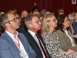 Prominente Gäste beim OÖ Museumstag in Pregarten: v.l.n.r.: Bürgermeister DI (FH) Mag. Robeischl, Landeshauptmann Mag. Thomas Stelzer, Kulturdirektorin Mag. Margot Nazzal sowie Mag. Monika Brunner-Gaurek, die Regionalmuseumsreferentin des Landes Salzburg.