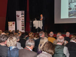 Der Präsident des Verbundes Oberösterreichischer Museen em. o. Univ. Prof. Dr. Roman Sandgruber begrüßte die Tagungsteilnehmerinnen und -teilnehmer.