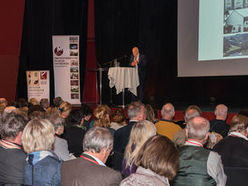 Der Präsident des Verbundes Oberösterreichischer Museen em. o. Univ. Prof. Dr. Roman Sandgruber begrüßte die Tagungsteilnehmerinnen und -teilnehmer.