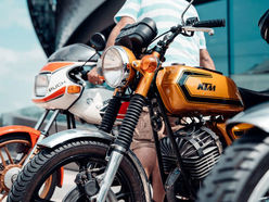 Am 11. und 12. Mai 2024 lädt die KTM Motohall zum Oldtimerspaß für die ganze Familie.