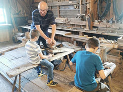 Ein abwechlungsreicher Nachmittag erwartet Familien im Freilichtmuseum Furthmühle Pram am 19. Mai 2024.