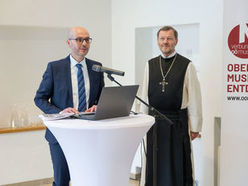 Dr. Klaus Landa, Geschäftsführer des Verbundes Oberösterreichischer Museen und Abt Dr. Reinhold Dessl