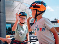 Unter dem Motto "Bewegende Technik" lädt die KTM Motohall am 17./18. Mai 2025 zu einem erlebnisreichen Wochenende rund um die Geschichte von KTM ein.
