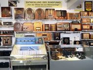 Am 18. Mai 2025 lädt das Museum in der Schule und Radiomuseum zur Besichtigung der Sonderausstellung "100 Jahre Rundfunk in Österreich" und zu einer Sonderführung um 15:00 Uhr ein.