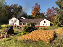 Am 18. Mai 2025 wird im Haus der Kultur die Ausstellung "Die Römer im Attergau" eröffnet. Modellausschnitt des römischen Gutshofes Königswiesen