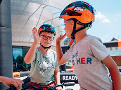 Unter dem Motto "Bewegende Technik" lädt die KTM Motohall am 17./18. Mai 2025 zu einem erlebnisreichen Wochenende rund um die Geschichte von KTM ein.