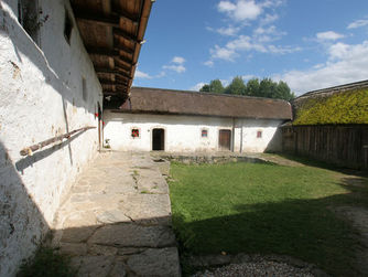 Das Freilichtmuseum Unterkagerer in Auberg veranstaltet am 21. Mai 2017 von 13:00 bis 17:00 Uhr einen Tag der offenen Tür mit kostenlosem Führungsprogramm.