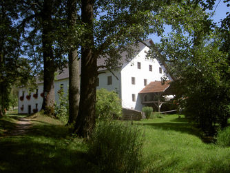 Einen Tag der offenen Tür mit Mundartlesung veranstaltet das Freilichtmuseum Ledermühle in St. Oswald bei Freistadt am 21. Mai  2017 ab 14:00 Uhr.