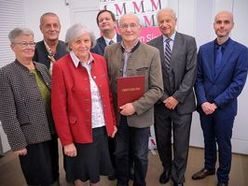 009: Gruppenfoto mit Vertretern des Freilichtmuseums Pelmberg und Johann Gahleitner, der im Rahmen der Festveranstaltung geehrt wurde sowie Dr. Gerhard Gaigg von der Direktion Kultur, em. O. Prof. Roman Sandgruber, Dir. Ursula Pötscher und Dr. Klaus Landa vom Verbund Oö. Museen.